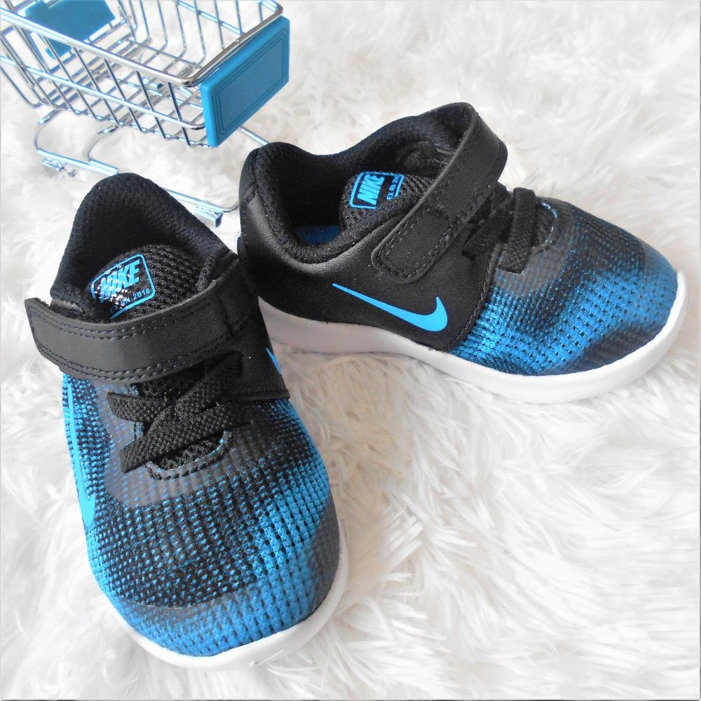 Nike Flex 2018 RN Sneakers Size 6c New In Box